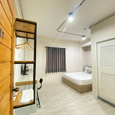 ซับรูมโฮเทล Subroom Hotel Surat Thani Bagian luar foto