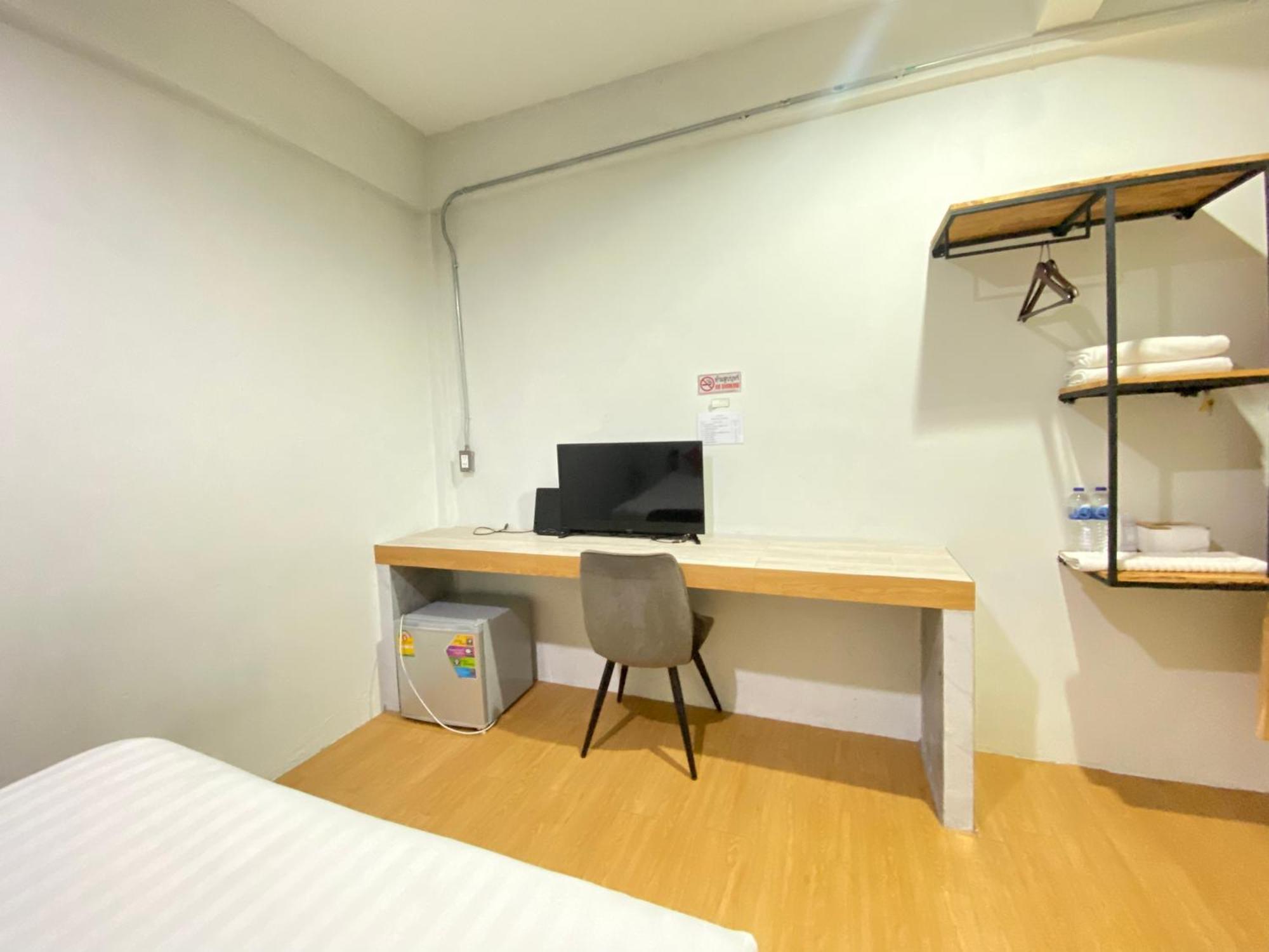 ซับรูมโฮเทล Subroom Hotel Surat Thani Bagian luar foto
